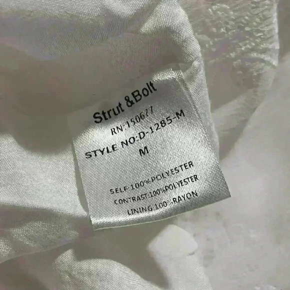 Strut & Bolt White Lace Long Sleeve Bell Sleeves Dress Size M - Picture 12 of 13